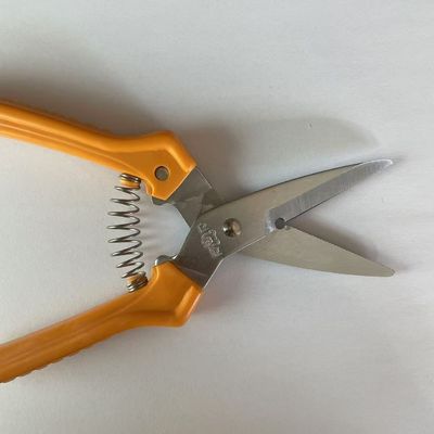 satın al Ergonomik turuncu saplı çok işlevli makaslar Çevrimiçi üretim