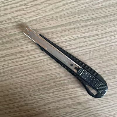 satın al Yumuşak malzemeler için plastik sap 9 mm kullanışlı bıçaklar kaydırma kilitleme mekanizması ve üstün performans Çevrimiçi üretim