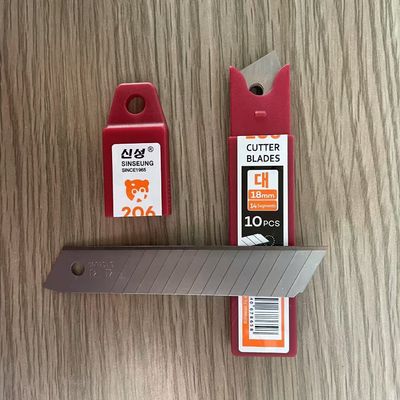 satın al Gümüş 18 mm kesme bıçakları 0,5 mm kalınlığında ve 60° açıyla Çevrimiçi üretim