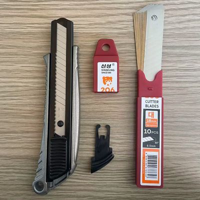 satın al Çeşitli kesim görevleri için çok yönlü 18 mm bıçak kesicileri Gümüş finiş Çevrimiçi üretim