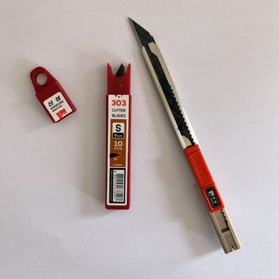 satın al 0.38mm kalınlığında 9mm kesme bıçakları Kesme Performansı için SK2 Yüksek Karbonlu Çelikten Yapılmıştır Çevrimiçi üretim