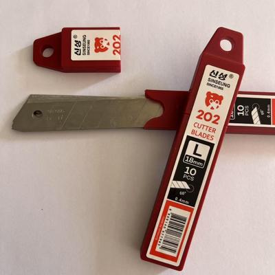 satın al Gümüş 18 mm bıçak makasları projeleriniz için dayanıklı ve çok yönlü Çevrimiçi üretim