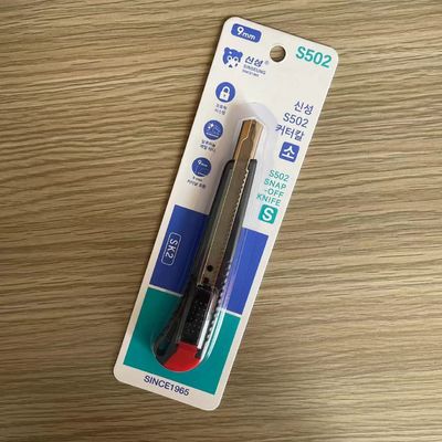 Çekilebilir 86 mm SK2 Çelik Snap Off Blade ile Siyah Ve Kırmızı Uygulamalı Bıçak