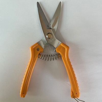 SK5 Çelik Blade 200 mm uzunluğunda ve ergonomik kolu olan çok fonksiyonel makaslar