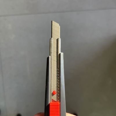 SK2 Yüksek Karbonlu Çelik 9mm Snap-Off Blade 0.35mm Kalınlığı ve 60 Derece Kesme Açısı