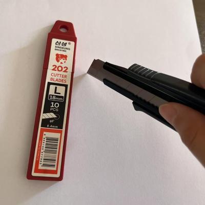 Hassas 18 mm kesme bıçakları değişen değiştirme sıklığı ve SK2 Yüksek Karbonlu Çelik ile hassas kesme