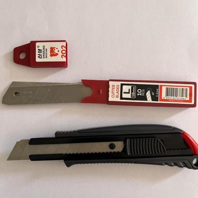 Gümüş 18 mm 8 Segment Uygulama Bıçak Blade 0.4 mm Kalınlığı
