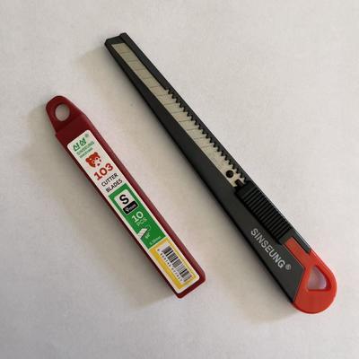 0.38mm Kalınlık 9mm Kesici Geri Çekilebilir Emniyet Bıçağı Yüksek Karbonlu Çelik Yedek Bıçaklar Paketleme İçin